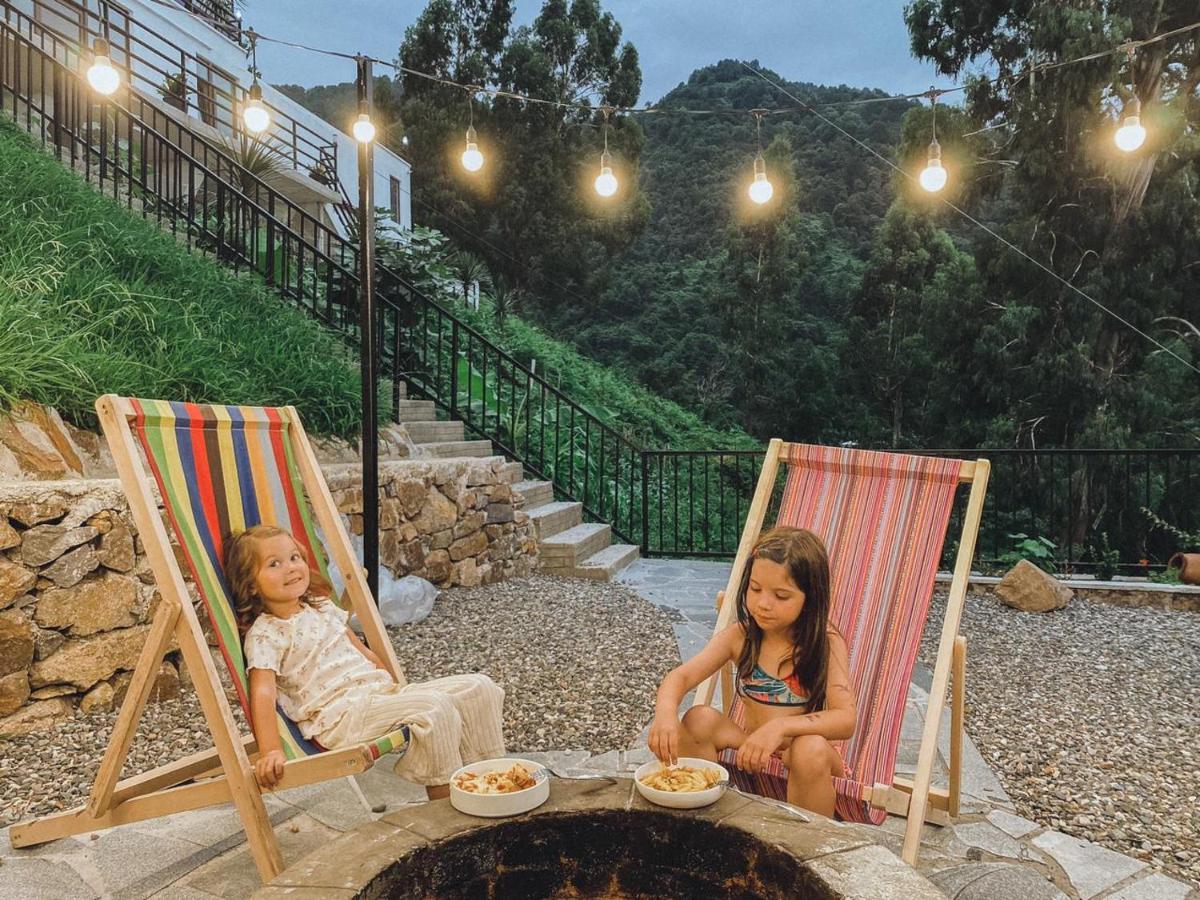 Villa Deluxe Квариати Екстериор снимка