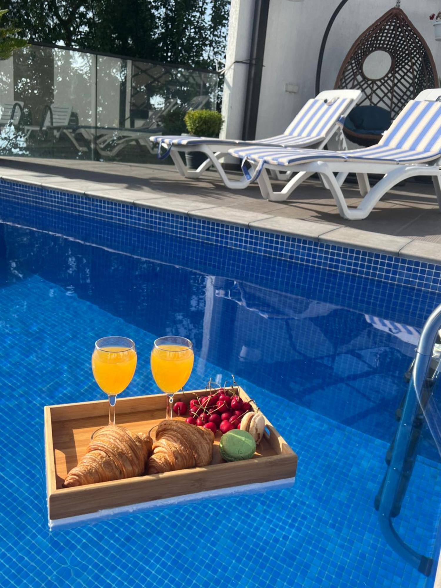 Villa Deluxe Квариати Екстериор снимка