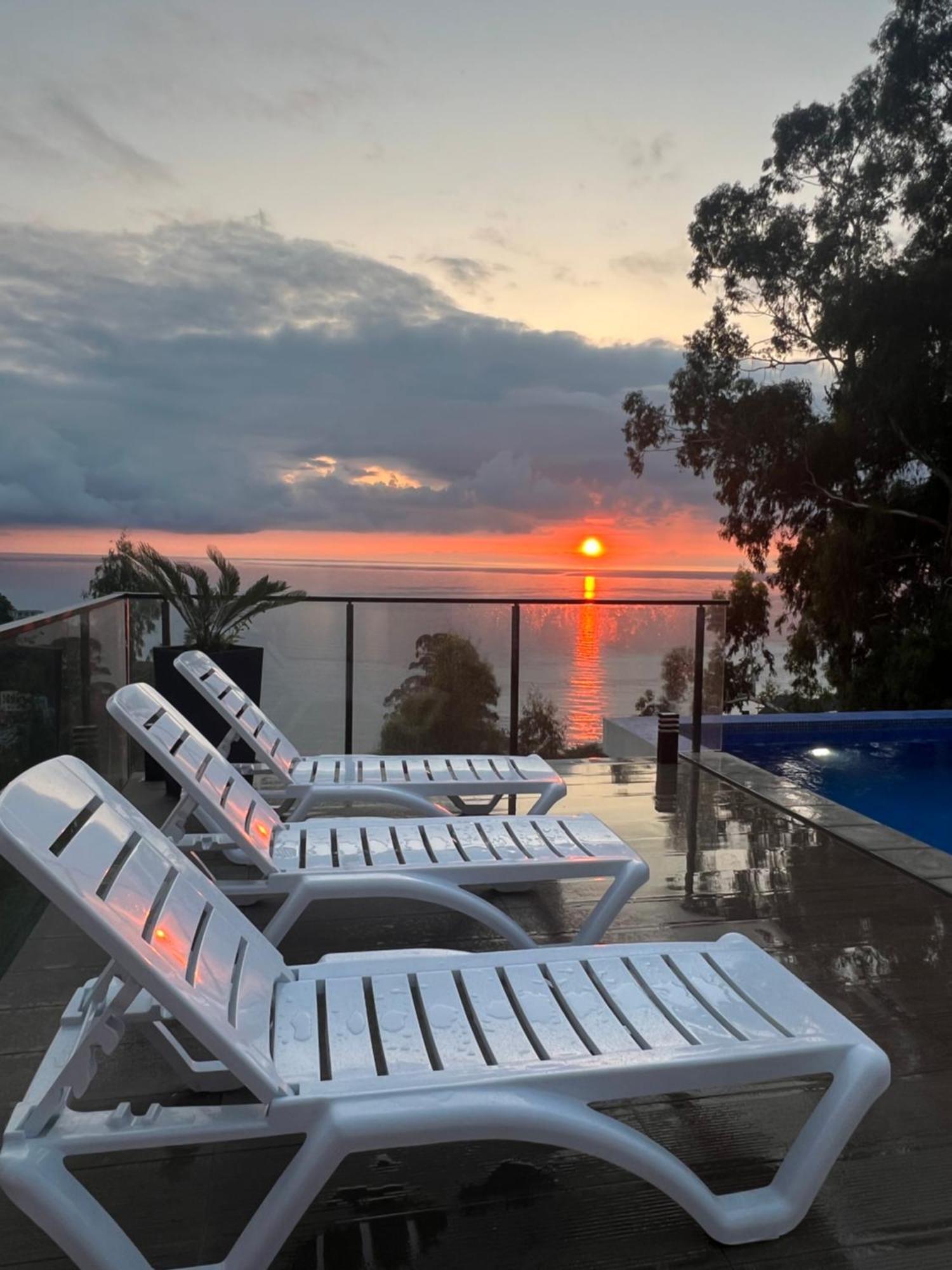 Villa Deluxe Квариати Екстериор снимка