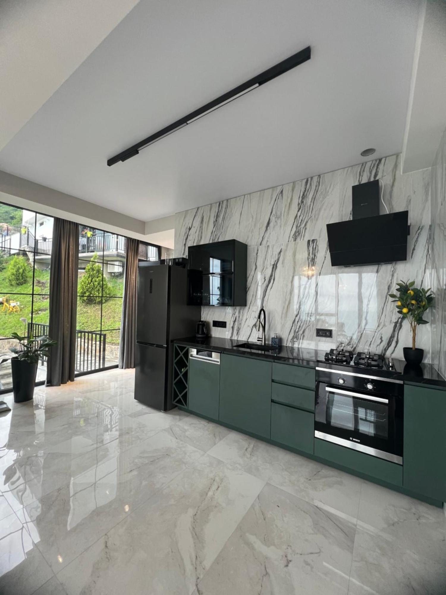 Villa Deluxe Квариати Екстериор снимка